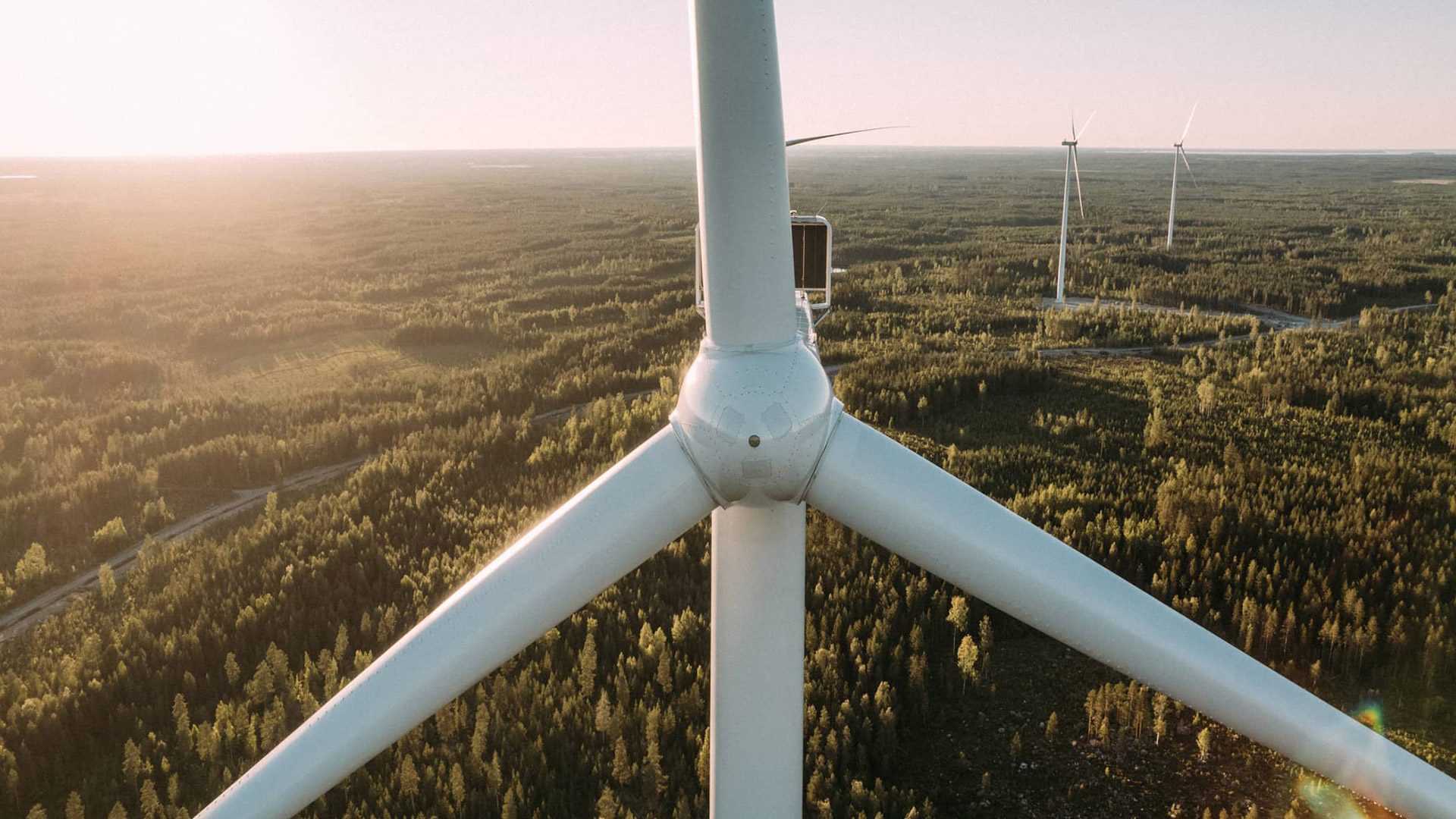 Suomen suurin tuulipuisto valmistui - valtaosa sähköstä Googlen käyttöön